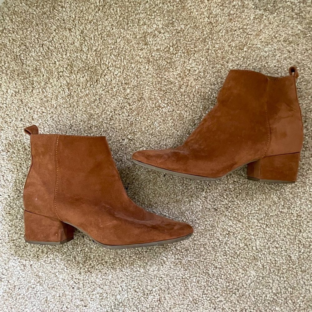 Universal Thread Taylor Brown Faux Suede Ankle Boots Kitten Heel Size 6.5